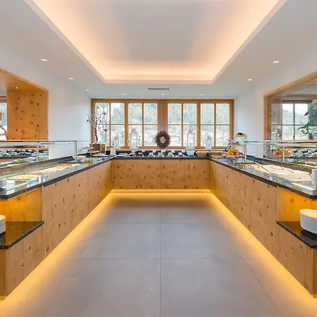 מלון Forellenhof 4*